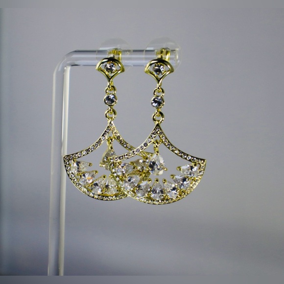 Crystal Tear-Drop Earrings NWOT - Picture 2 of 3